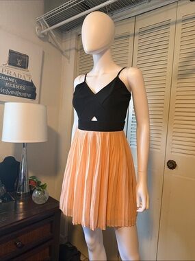 Material girl  dr3ss black peach color  size L
